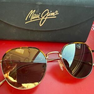 Maui Jim Island Eyes with readers